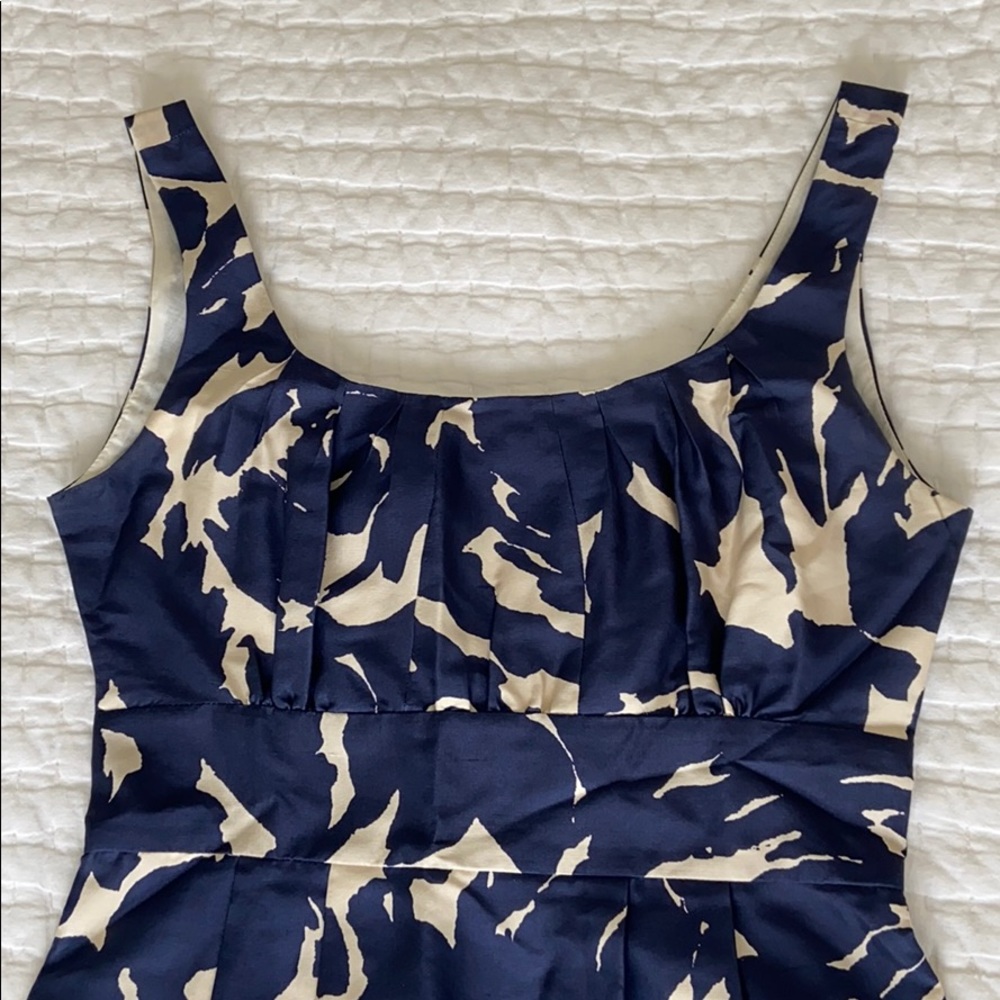 J. Crew Sz. 2 Silk Navy/Tan Print Dress - Picture 2 of 8